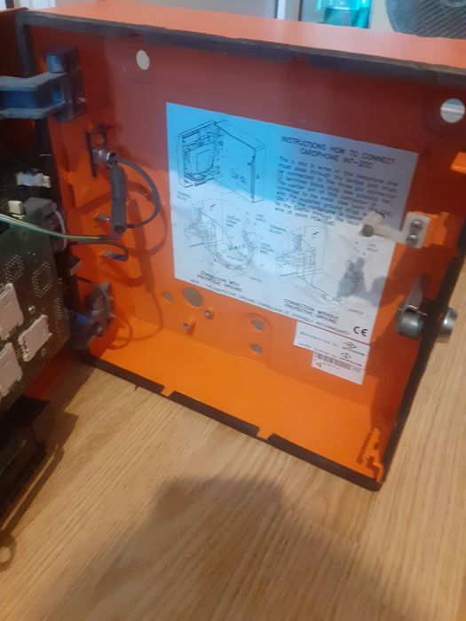 Telefon public functional si estetic 9 din 10