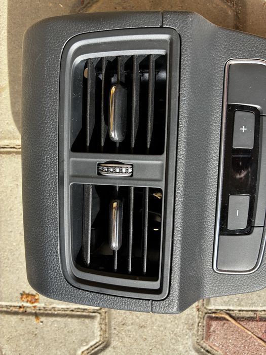 Grila ventilatie aer spate cotiera audi q5 fy 80a863324 80a819203