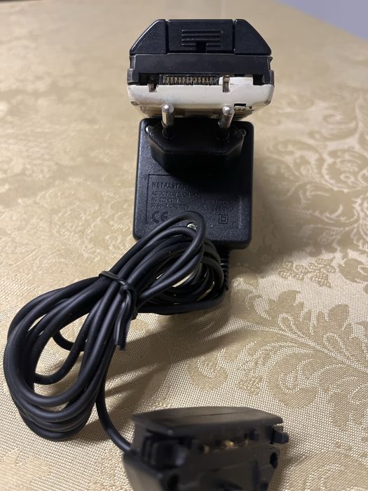 Ericsson 377 със зарядно