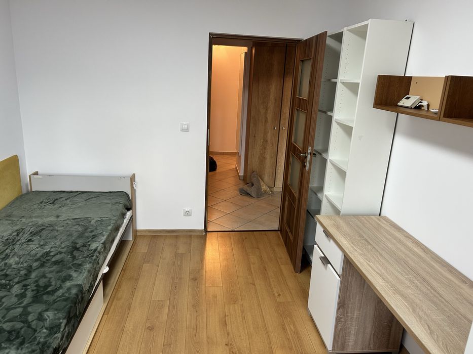 Inchiriez apartament 3 camere Pacurari