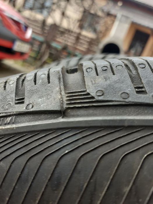 Vand jante originale Audi pe 16 cu cauciucuri de iarna 205 55 r16