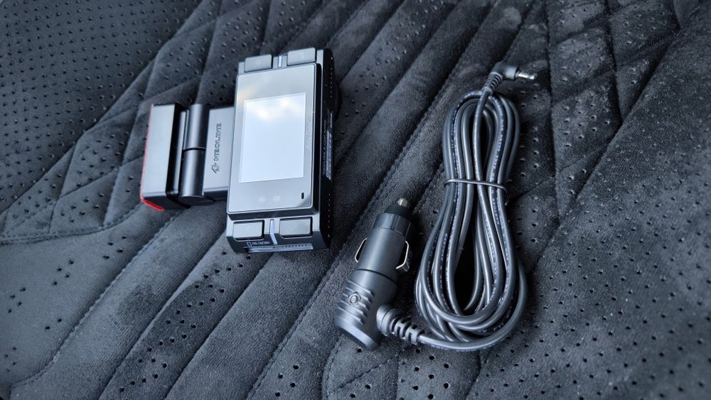 Автомобильный видеорегистратор , детектор Neoline 9200c.