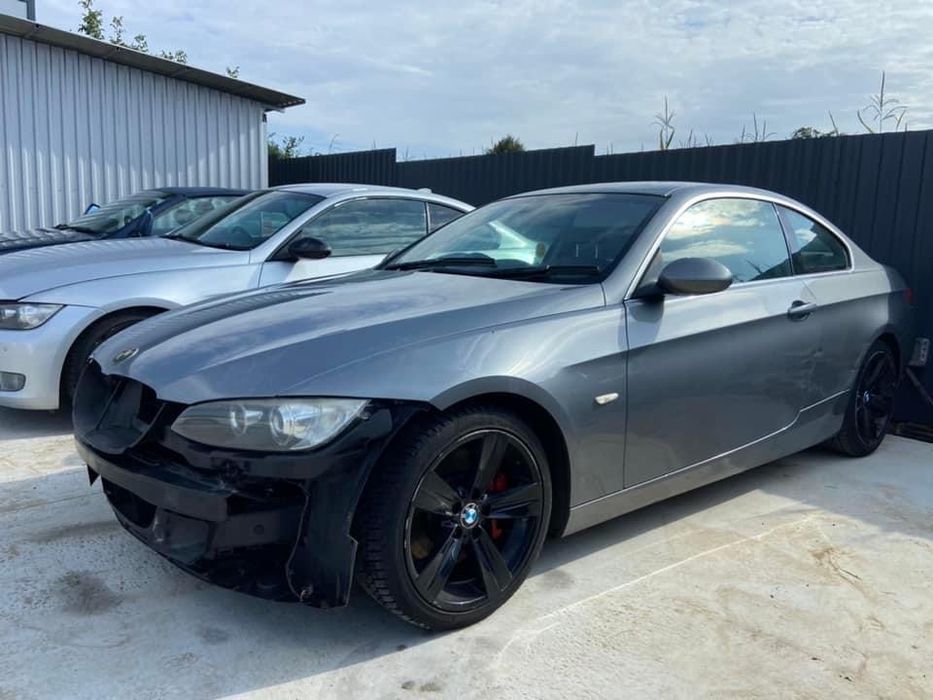 Dezmembrez BMW 335d E92 Bi-turbo 286cp,Recaro gri ,volan padele,Xenon