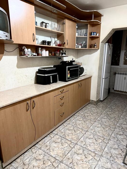 Închiriez apartament