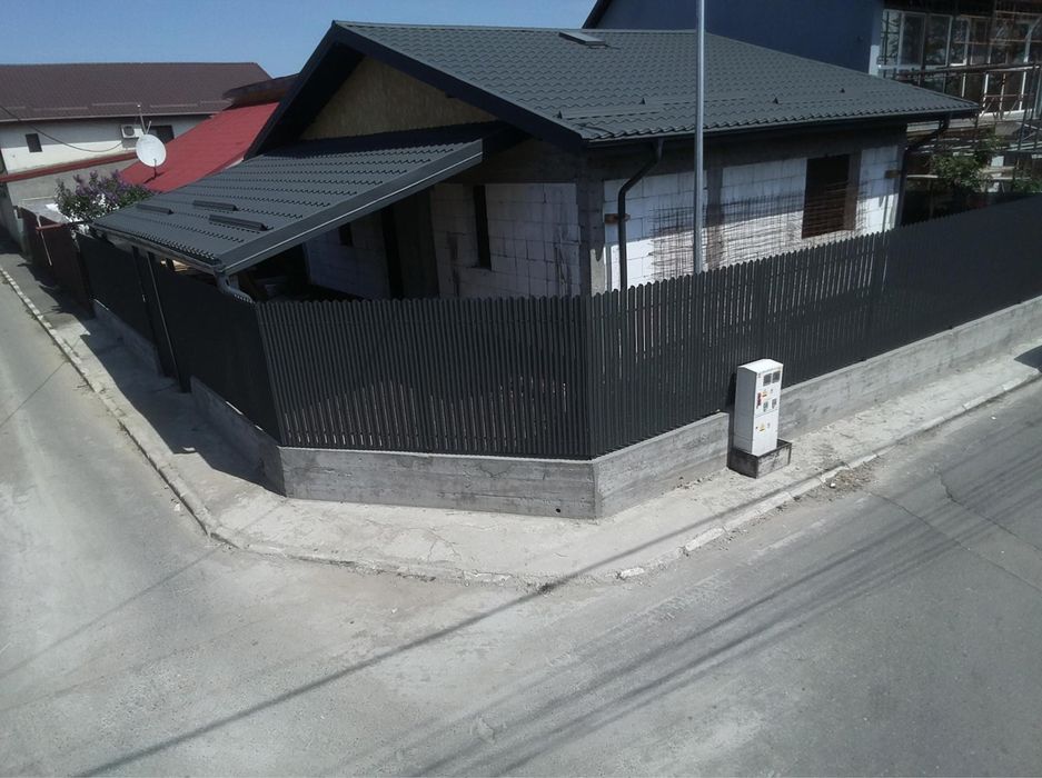 De vanzare 2 garsoniere cu curte individuala