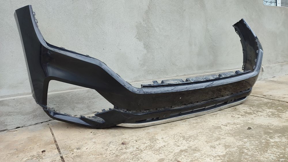 Bara fata cu grila centra  și bara spate cu Spoiler bara spate  Vw Touareg model 2020 CR