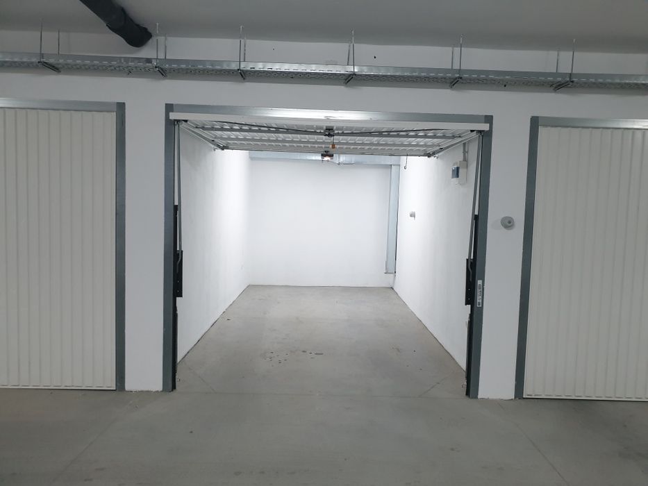 Дава се под наем Гараж / Паркомясто в София, Център - 17 кв.м за 168.3 € - Снимка #2