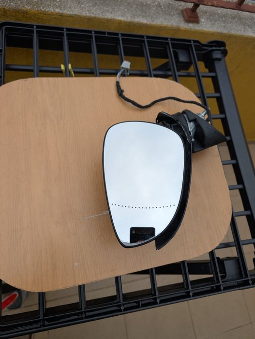 Дясно огледало на Фиеста