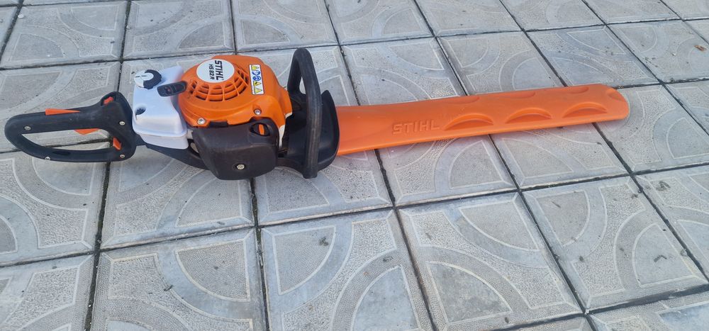 Бензинов храсторез STIHL HS 82 R