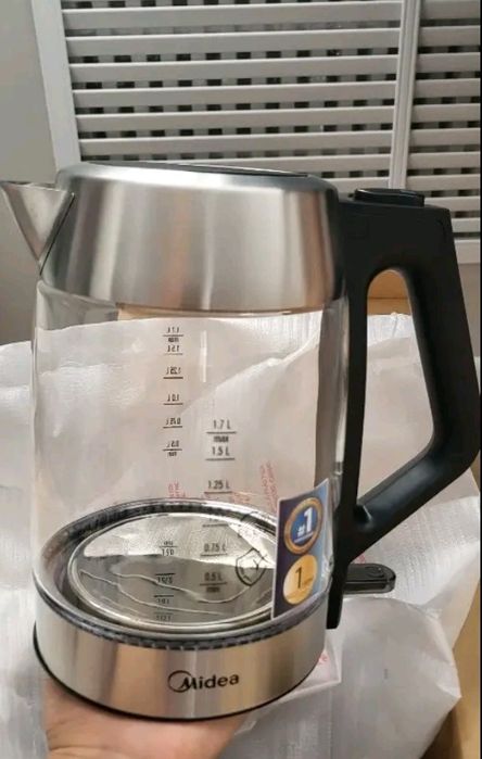 Электрочайник Midea
