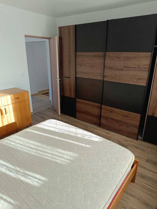 Aaprtament de vanzare 4 camere- Calea Moldovei