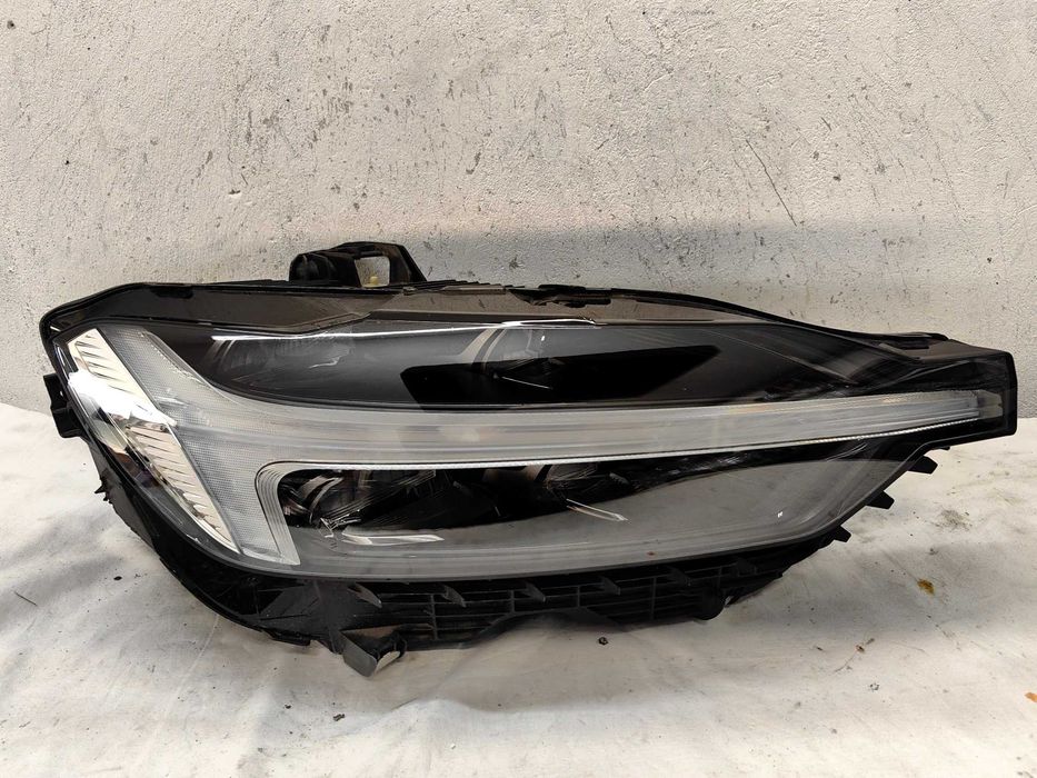 Оригинални  фарове  Волво XC60  Volvo XC60  Led MID