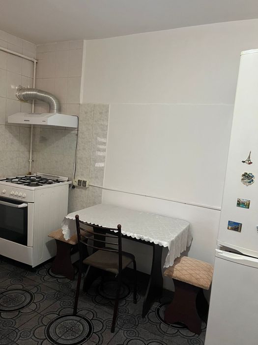 Închiriez apartament