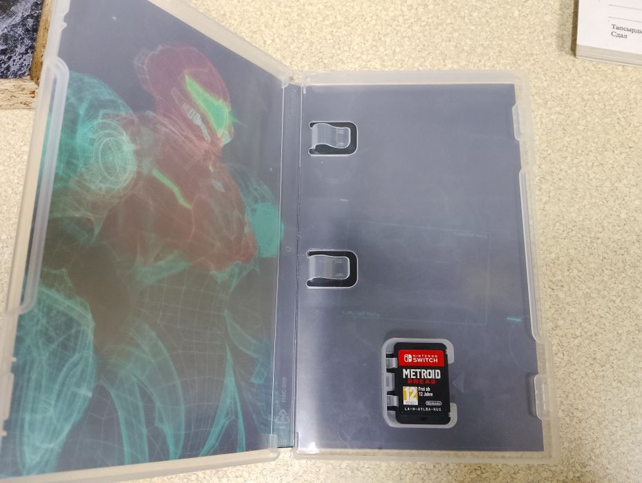 Продам картридж Metroid Dread(Nintendo Switch)