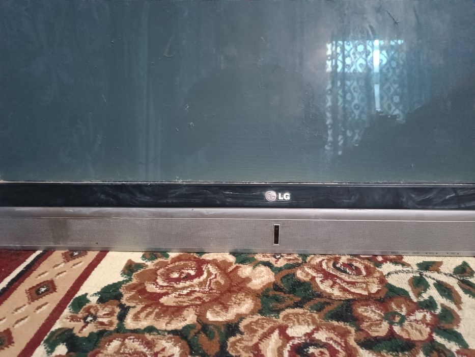 LG Televizor ekrani koʼrsatmayapti ustaga koʼrsatish kere.