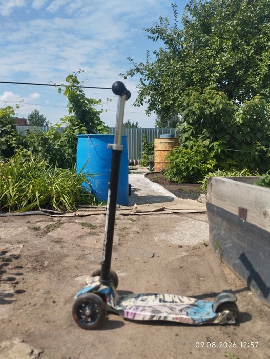 Продам самокат детский сломанный