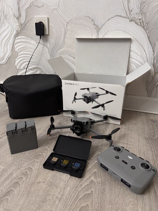 Дрон DJI Mini 5 Pro Fly More Combo (DJI RC-N3) серый