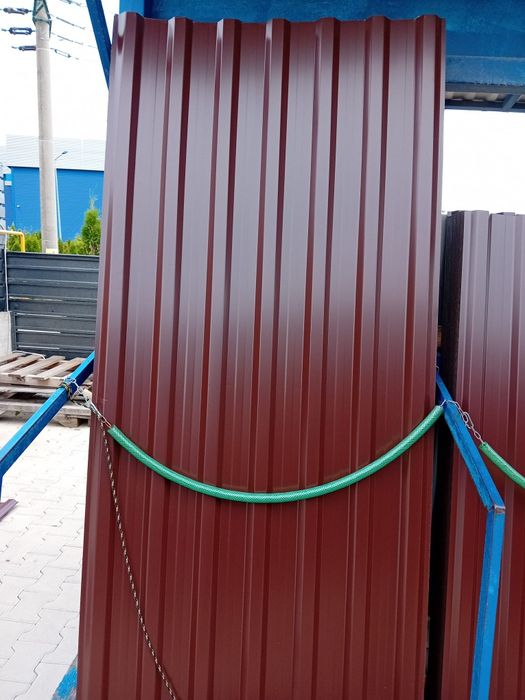 Vând pentru Acoperiș