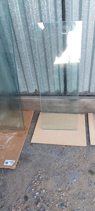 Продам витринные полки стеклянные размеры разные