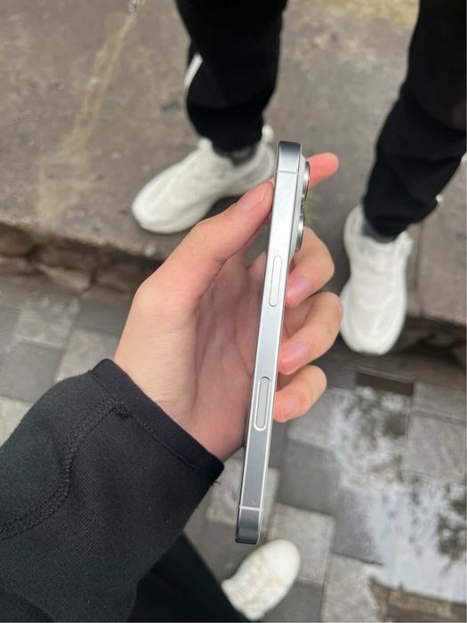 IPhone 16 pro,с гарантией