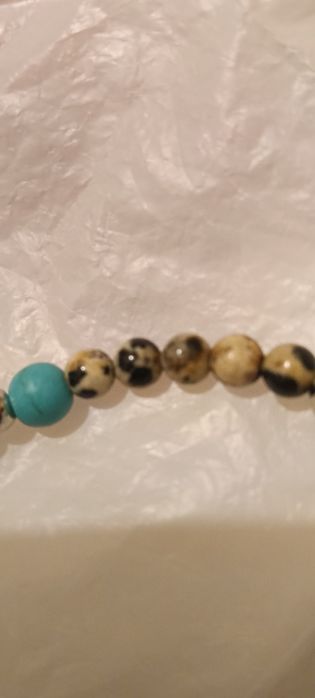 Гривна от естествен тюркоаз и яспис