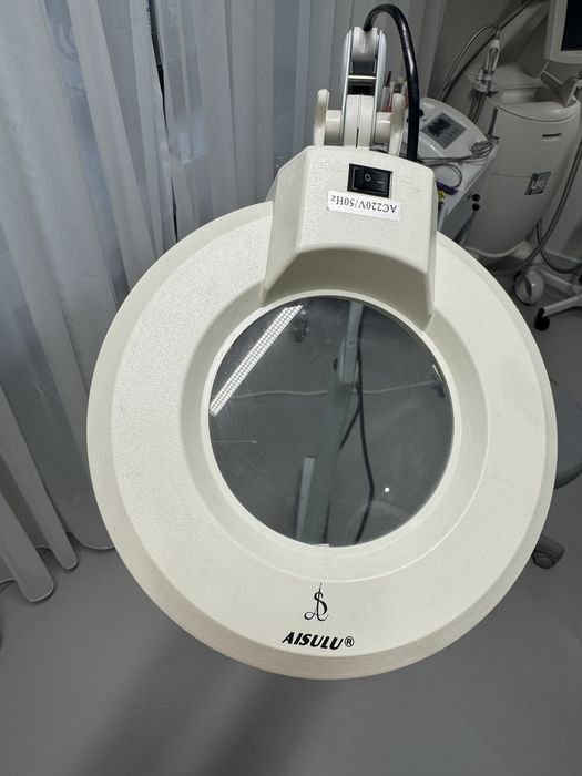 Продам Лампу лупу