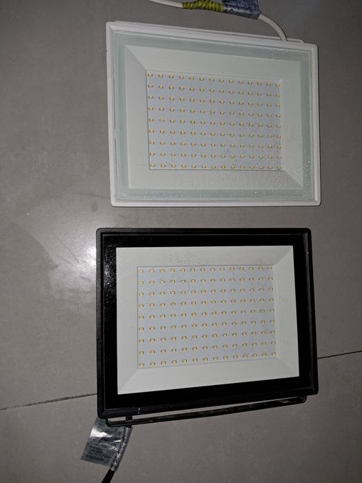 Vând Filetantă Makita și proiectoare LED