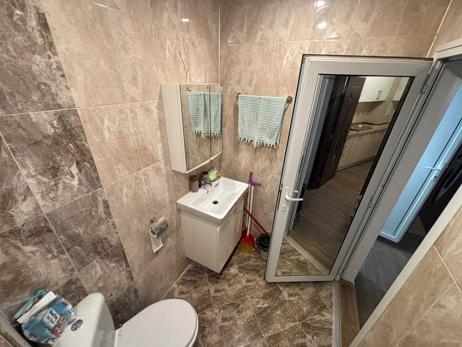 Дава се под наем Двустаен апартамент в Бургас, Славейков - 60 кв.м за 612 € - Снимка #9