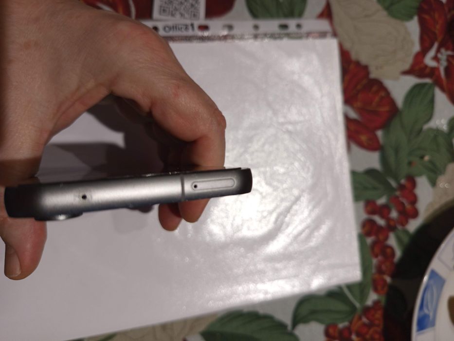 Продавам Samsung Galaxy S23 FE