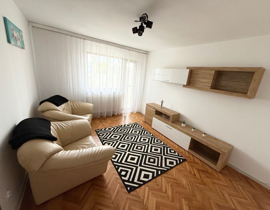 - DE ÎNCHIRIAT - Apartament două camere decomandat