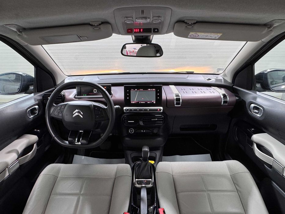 1.2i/110cp/Automat/VirtualCockpit/Navigatie/Camera/Garantie12luni