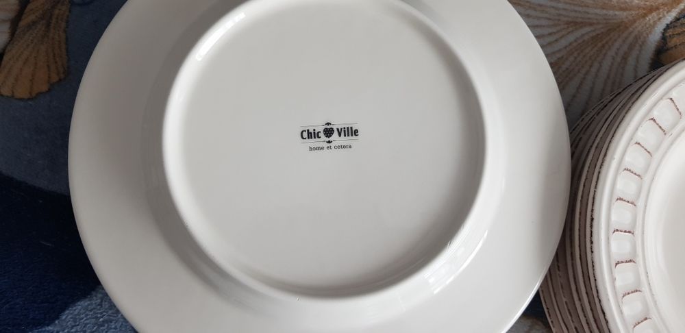 Vand serviciu masa 18 bucati Chic Ville