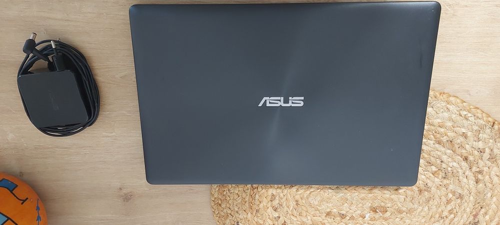 Laptop Asus  X550L