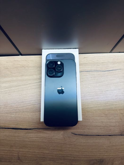 iPhone 16 pro; 256gb; 81%; бәрі істеп тұр минус экран