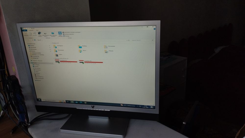 Monitor calculator cu GARANTIE, pc V7 R22W02.