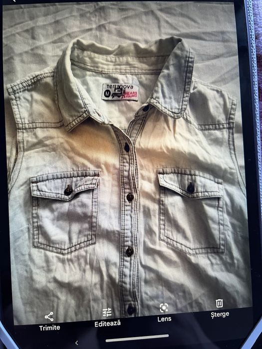 Camasa de blugi firma bershka si vesta teranova super pret