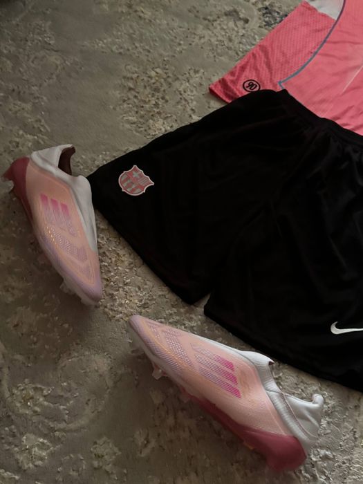 Adidas f50 розовые бутсы