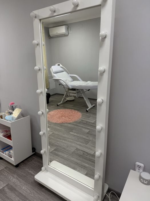 Зеркало напольное большое.