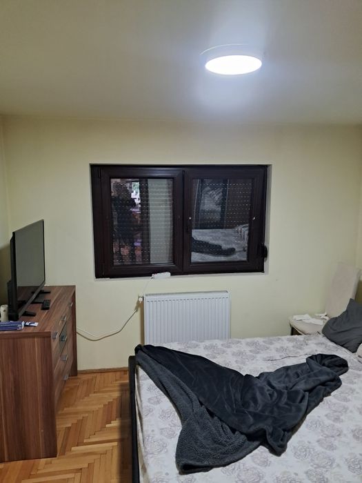 Vand apartament 3 camere decomandat