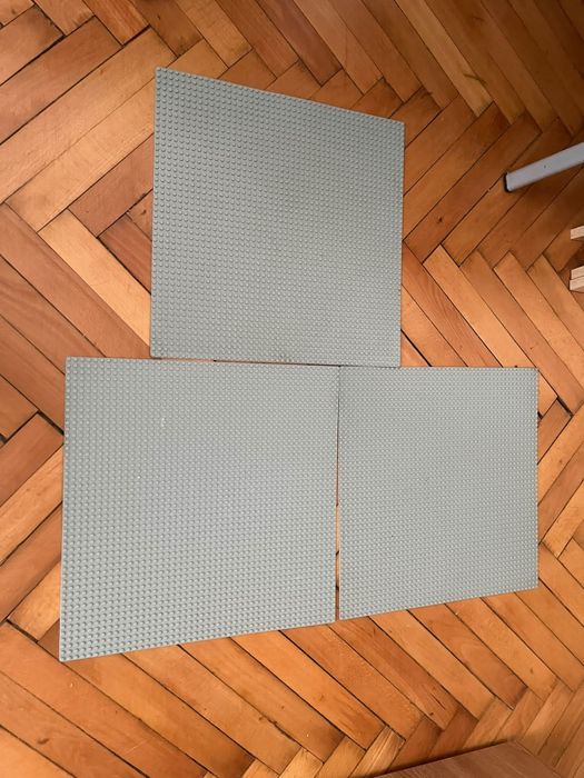 Vând 12 kg de Lego + 3 planșete de construcție