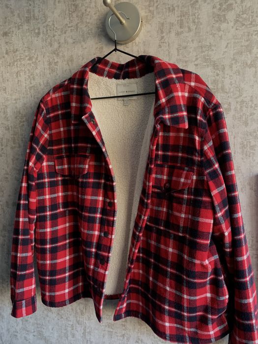 Продается куртка на осень весну