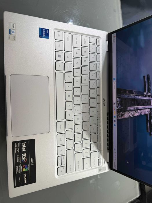 Laptop Acer Swift 3 SF314-71​ i7-12650H 16GB 1TB SSD OLED impecabil