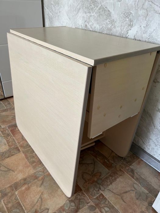 Стол раскладной.