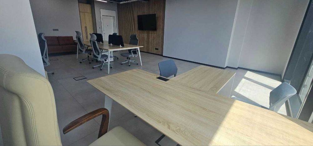 Сдаетс офис в бизнес-центре NestOne 13-й этаж.