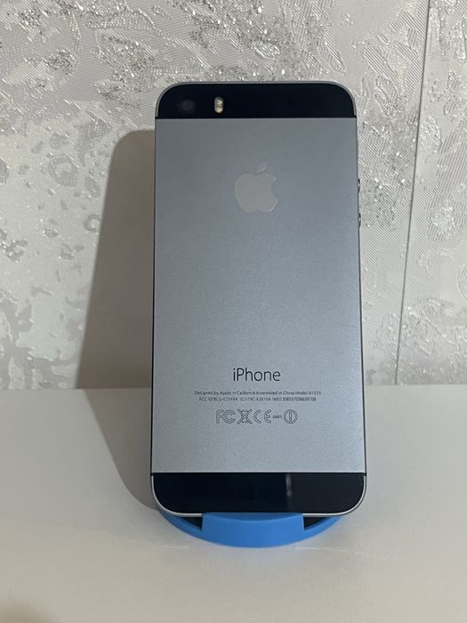 Телефон iPhone 5 16gb