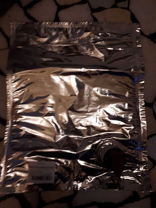 Метализирана торба за съхранение на вино с кранче - 3л