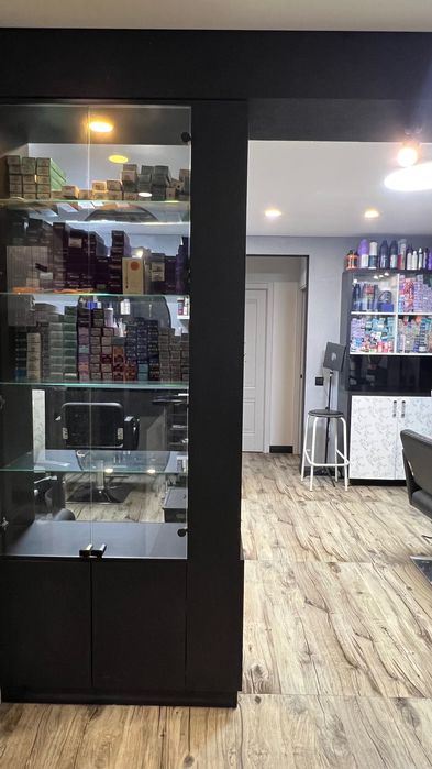 Сдаю кресло парикмахера в салоне красоты