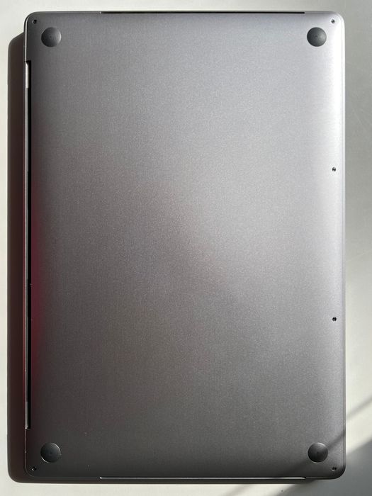 MacBook Pro 16” 2019 1TB SSD 2.4 GHz i9 64GB RAM Radeon Pro 5500