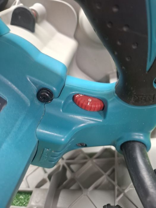 Потапящ циркуляр на Makita SP6000 с регулаж на оборотите
