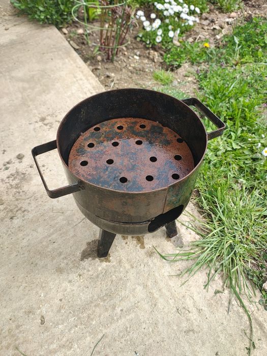 Grătar camping folosit o singură dată